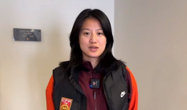  汪琳琳：范迪克是我的偶像和目標(biāo)，希望變成他那樣全面的中后衛(wèi)