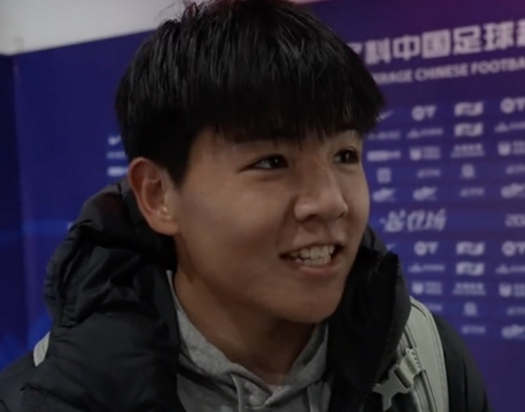  首次入選國足后決定保密，徐彬：希望這次我可以為國足做點什么
