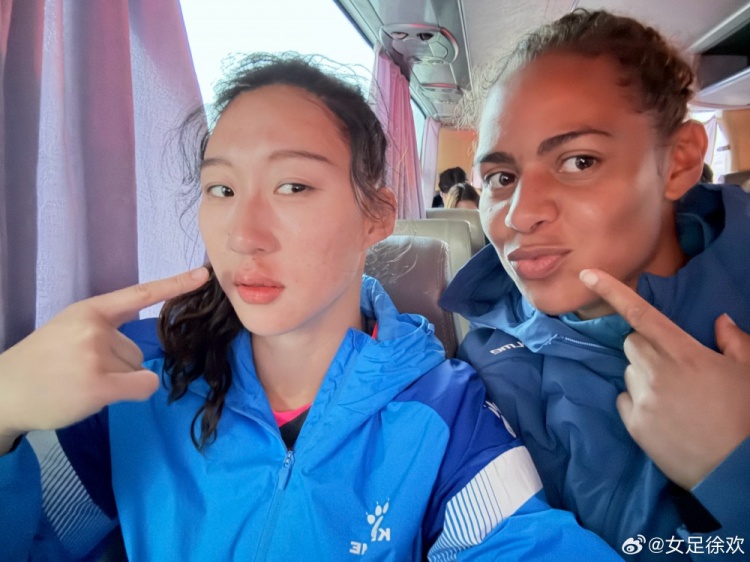  神勇！女足國門徐歡曬照，比賽中被球砸臉仍力保球門不失