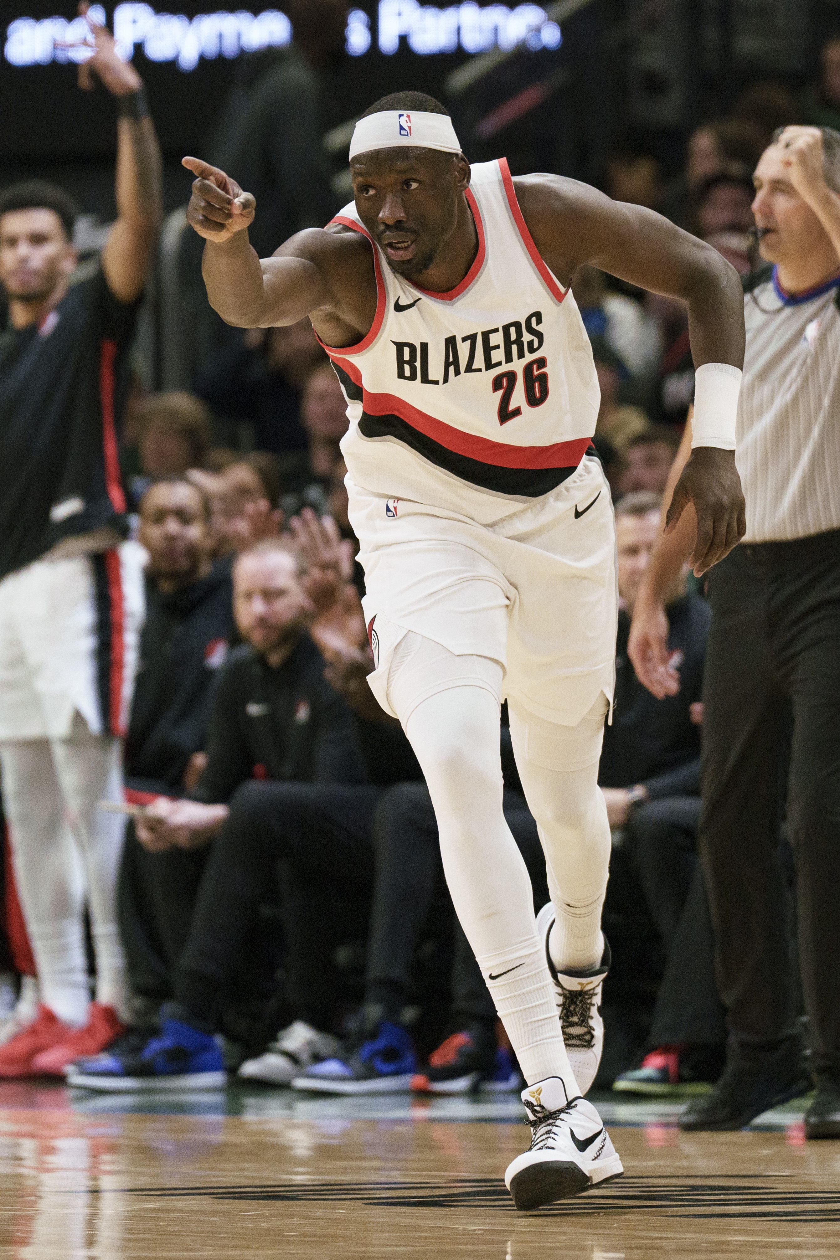  CBA名宿！里斯上半場三分4中3 11分鐘砍下11分5籃板