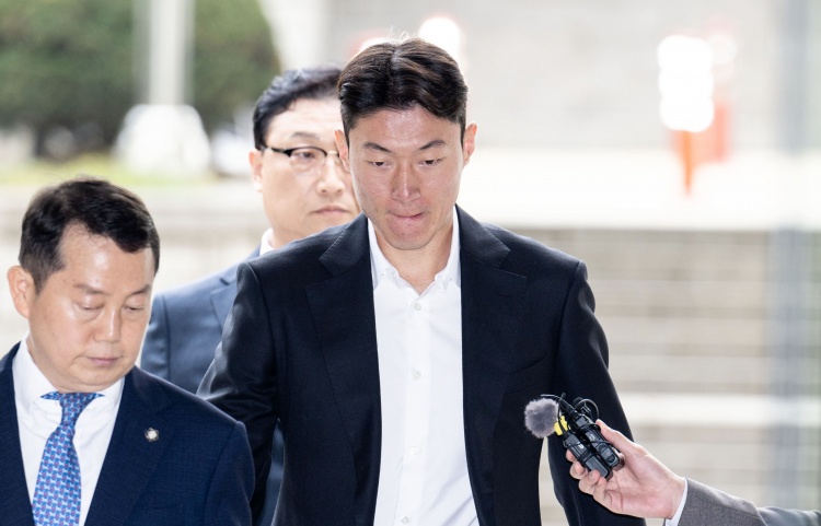  韓國國腳黃義助非法拍攝不雅視頻，一審被判有期徒刑1年緩刑2年！