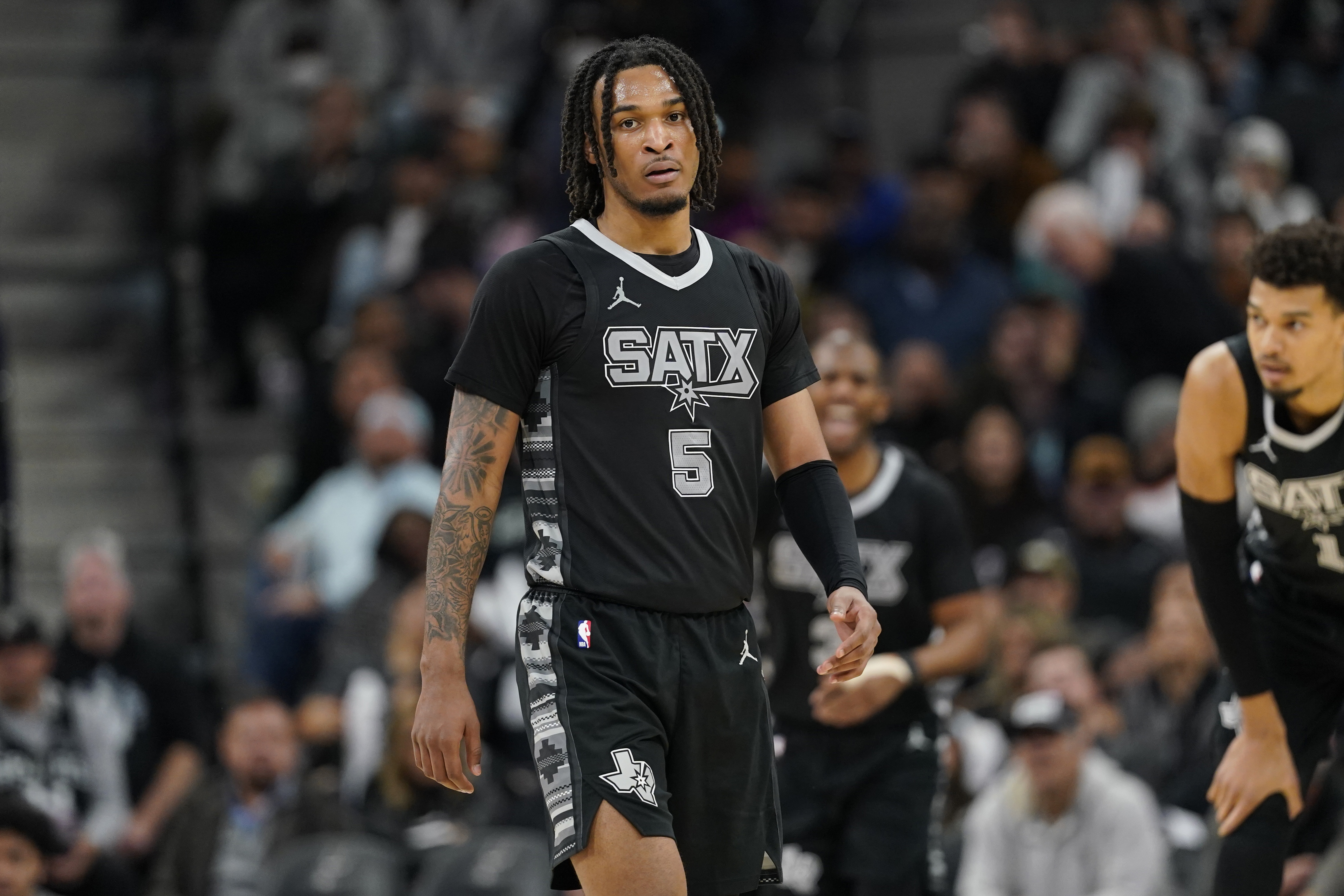  卡斯?fàn)枺宏犛褌兏嬖V我要習(xí)慣交易截止日 要明白NBA是一個商業(yè)聯(lián)盟