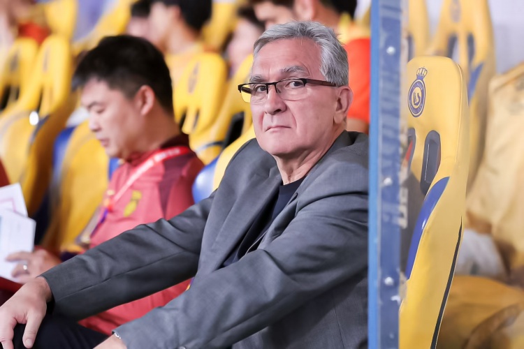  媒體人：國(guó)足變陣4231可能性不大，陣中僅3人能打后腰不夠用