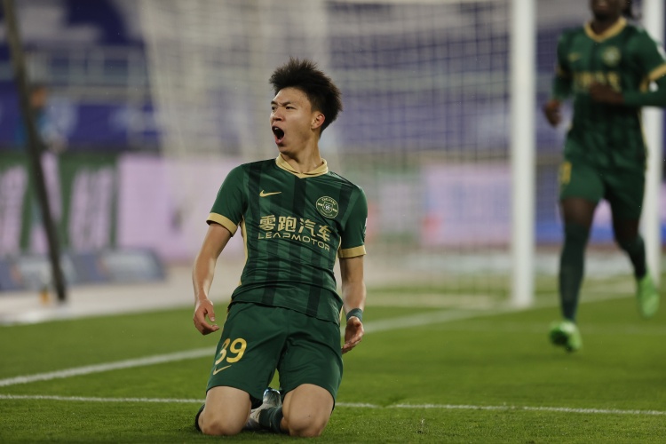 津媒：王鈺棟等多名小將嶄露頭角，必然能推動更多年輕球員登場